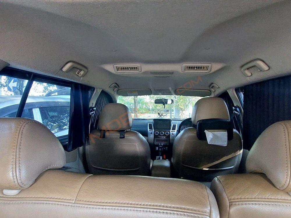 Mobil Mitsubishi Pajero Sport 2011