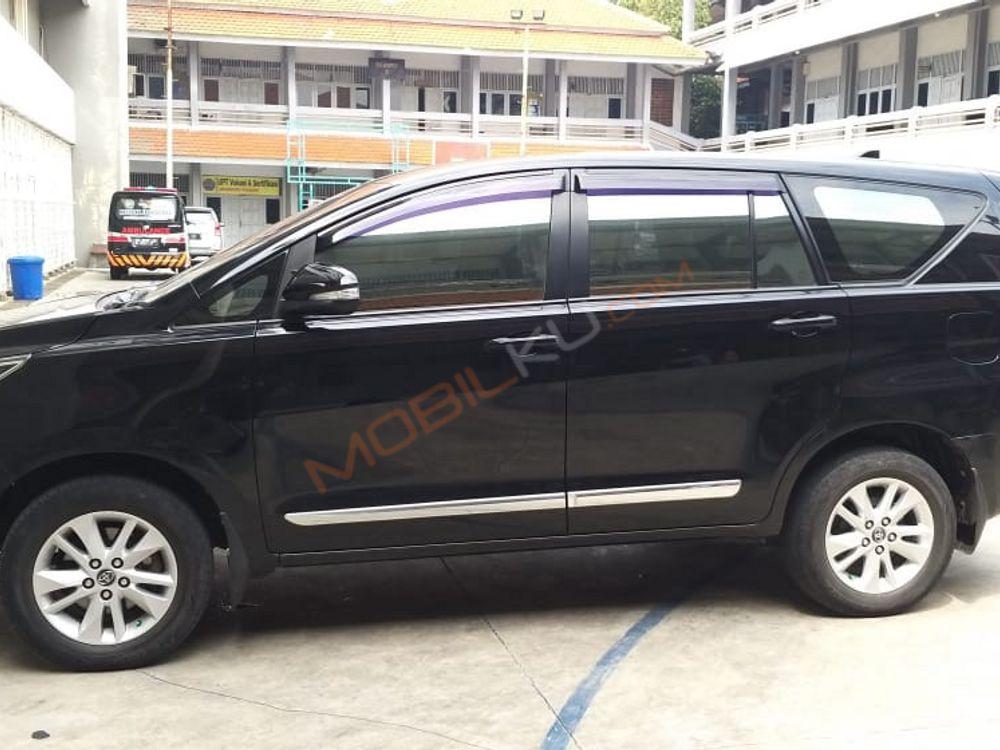 Mobil Toyota Kijang Innova 2017