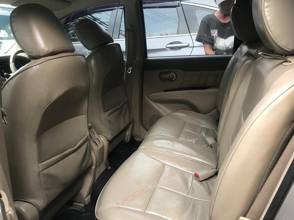 Mobil Nissan Grand Livina 2007