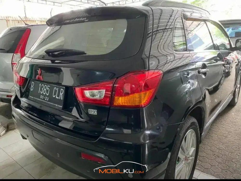 Mobil Mitsubishi Outlander Sport 2012
