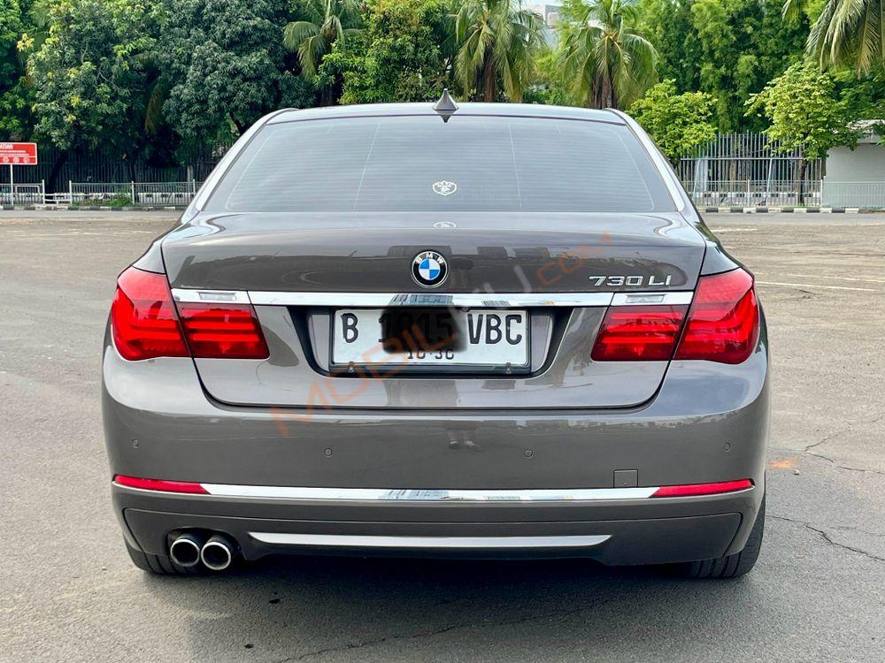 Mobil BMW 7 Series 2013