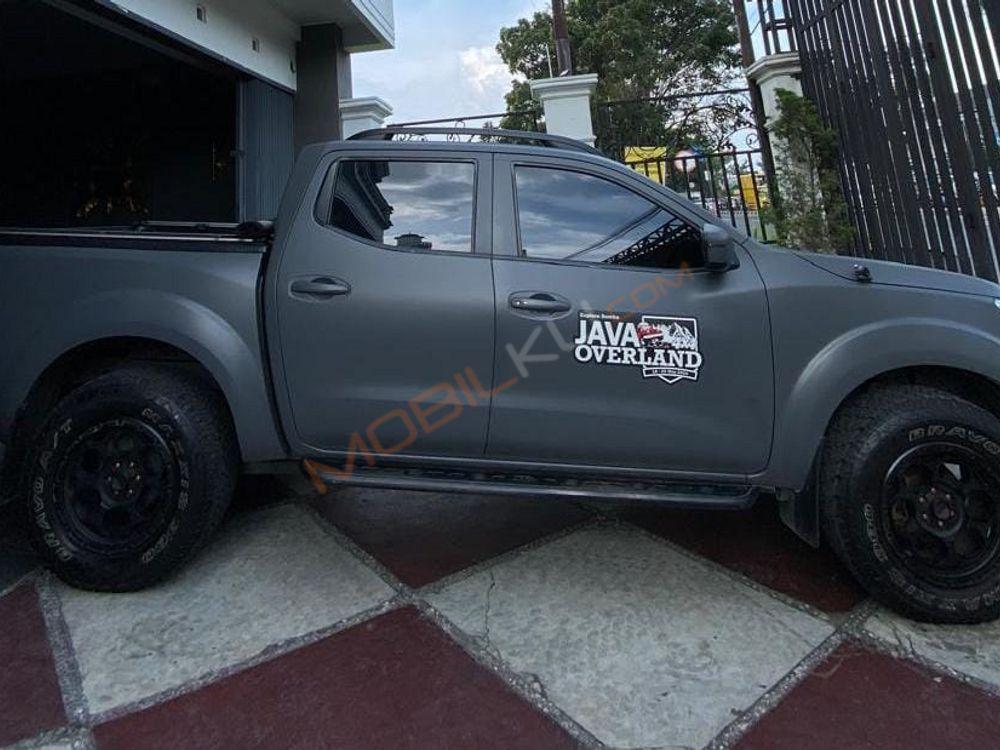 Mobil Nissan Navara 2015