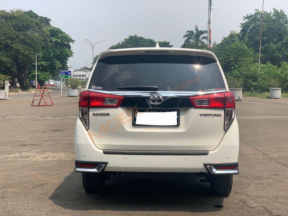 Mobil Toyota Kijang Innova 2017
