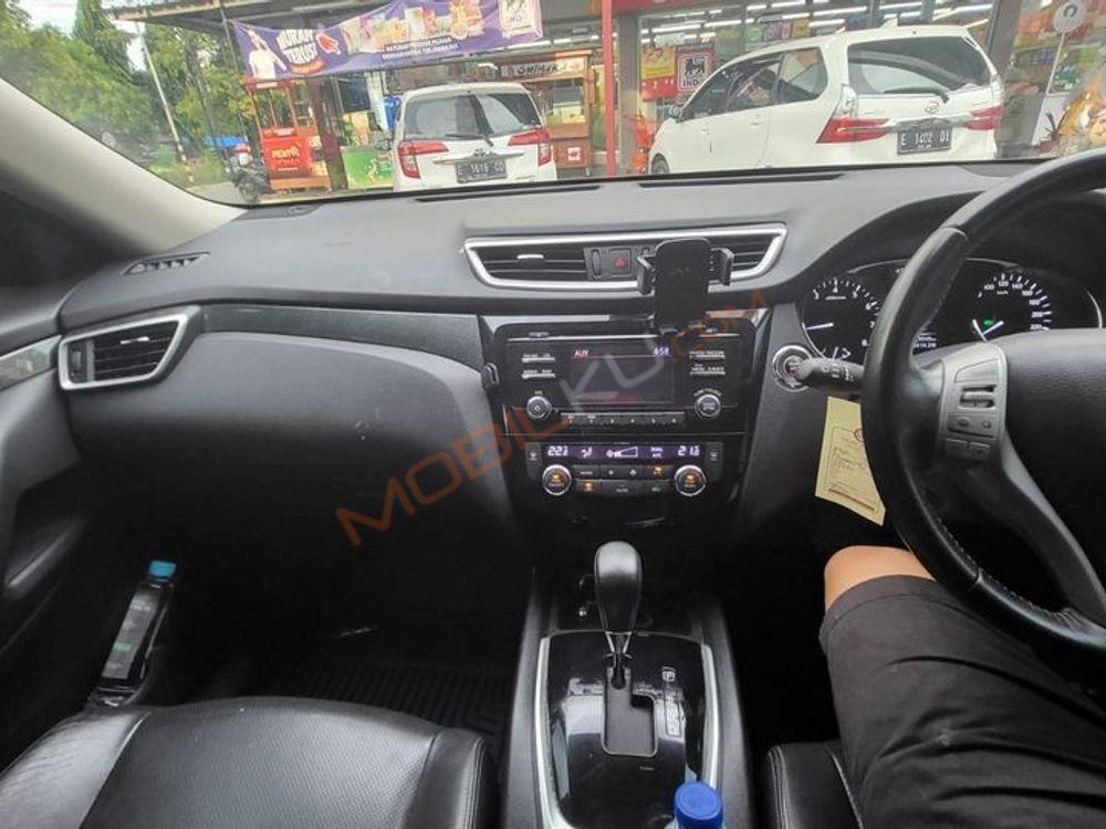 Mobil Nissan X-Trail 2015