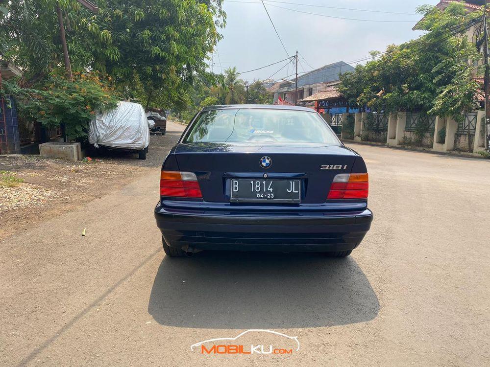 Mobil BMW 3 Series 1998