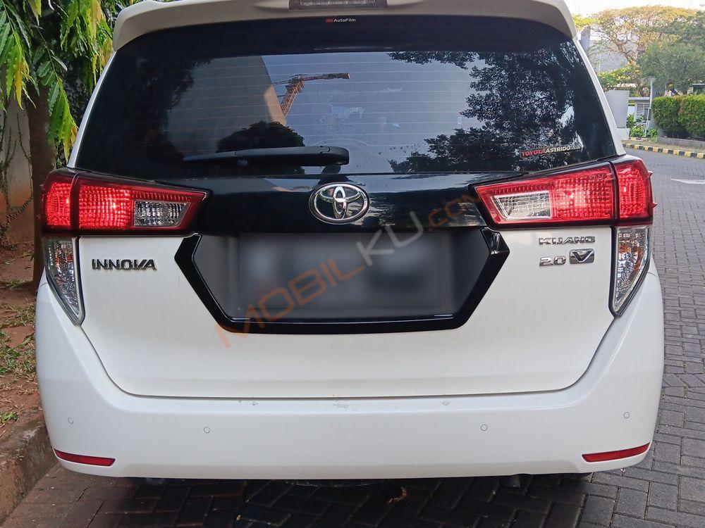 Mobil Toyota Kijang Innova 2021