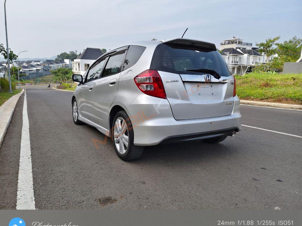 Mobil Honda Jazz 2008