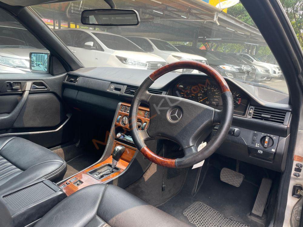 Mobil Mercedes-Benz C-Class 1995