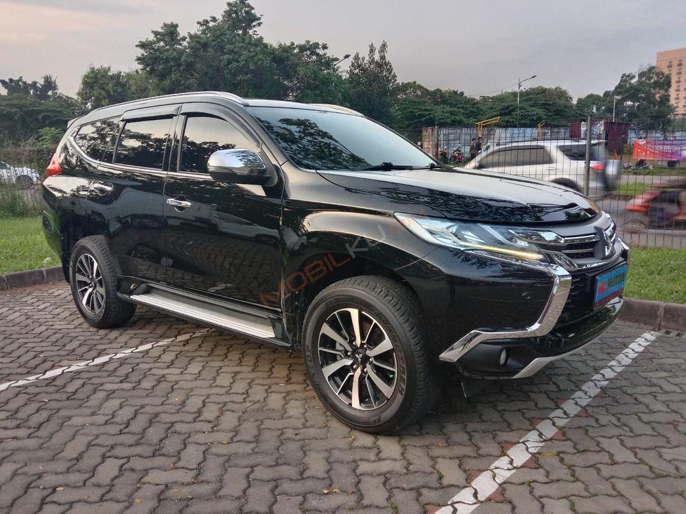 Mobil Mitsubishi Pajero 2017