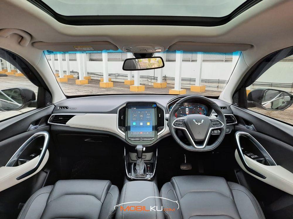 Mobil Wuling Almaz 2019