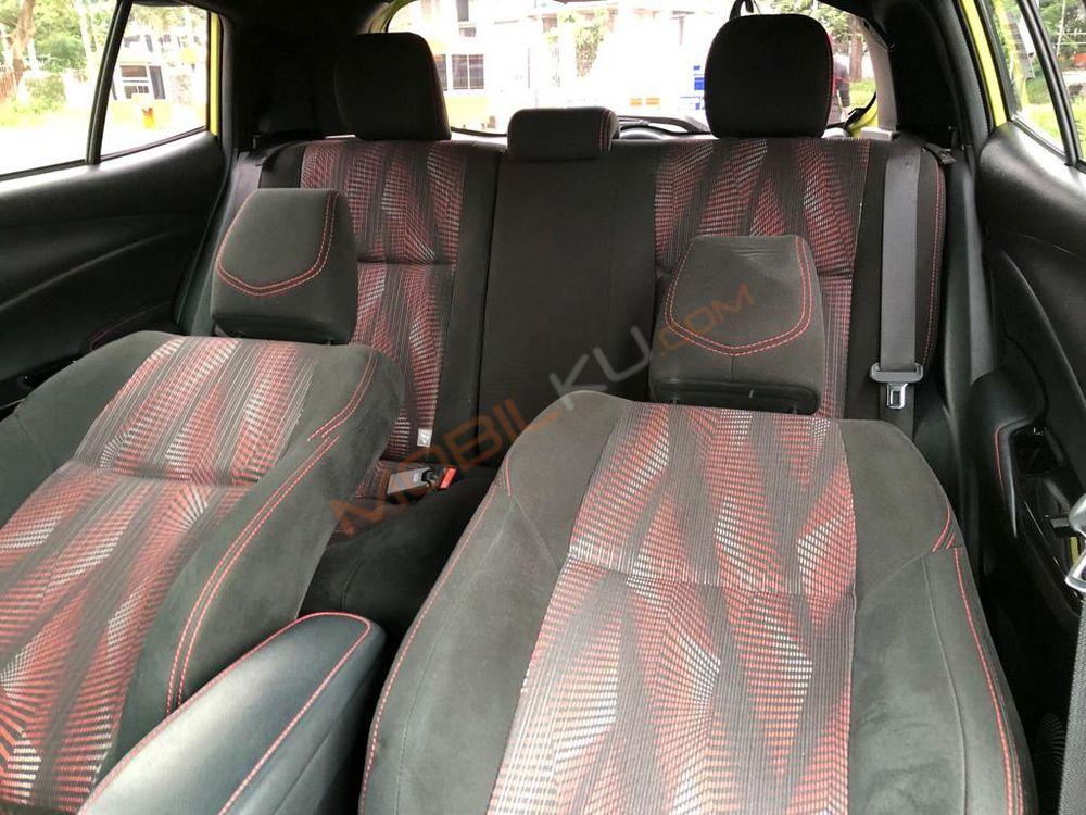 Mobil Toyota Yaris 2020