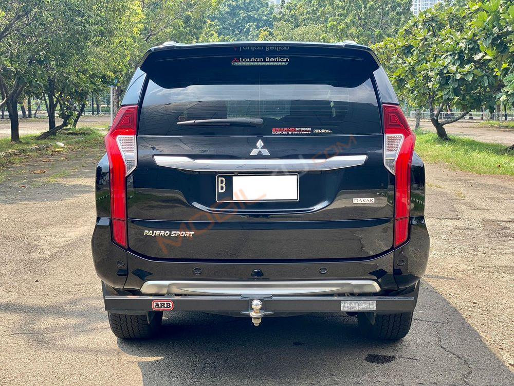 Mobil Mitsubishi Pajero 2018