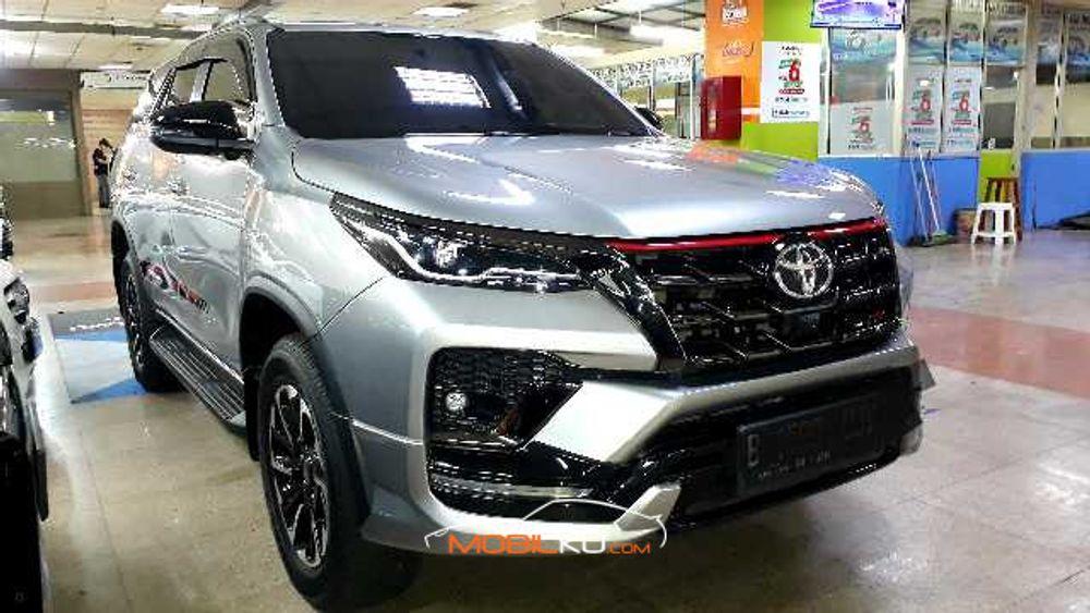 Mobil Toyota Fortuner 2020