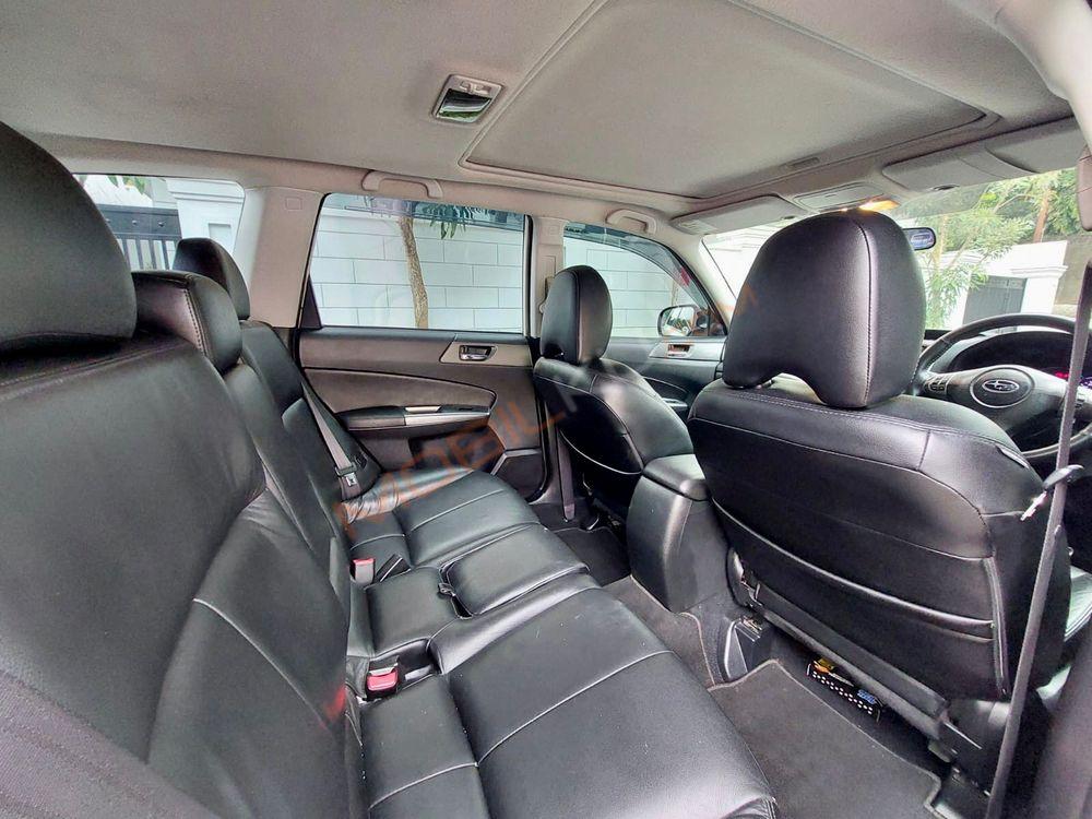 Mobil Subaru Forester 2012