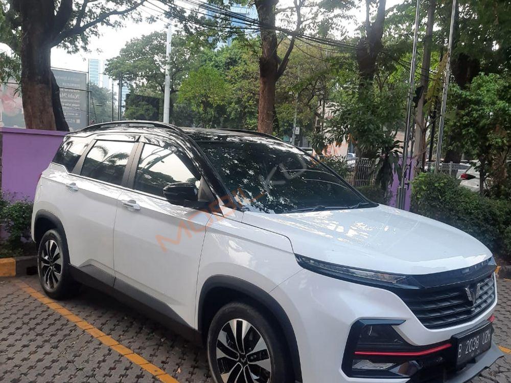 Mobil Wuling Almaz 2021