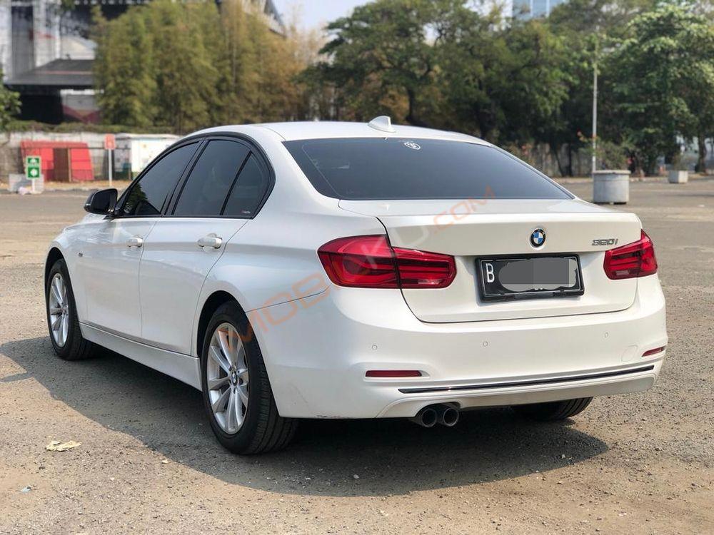 Mobil BMW 3 Series 2016