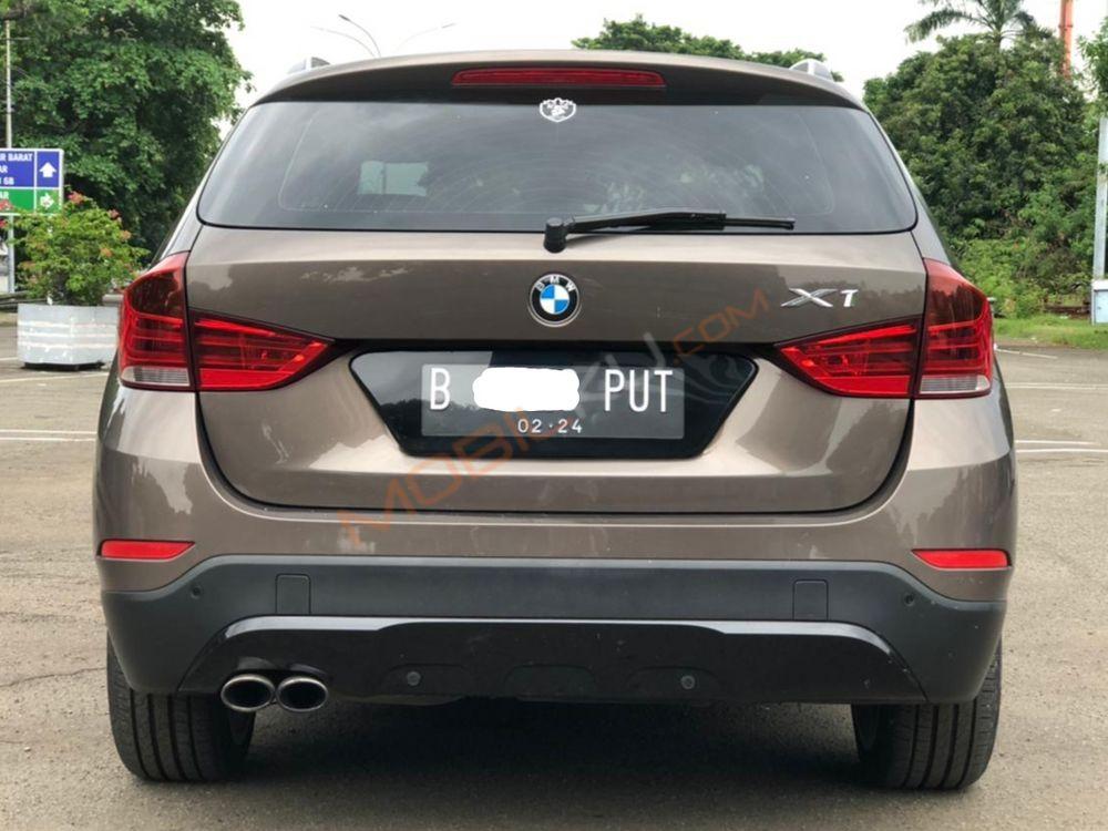 Mobil BMW X1 2013