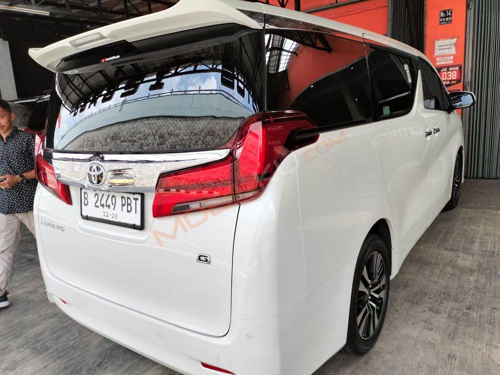Mobil Toyota Alphard 2019