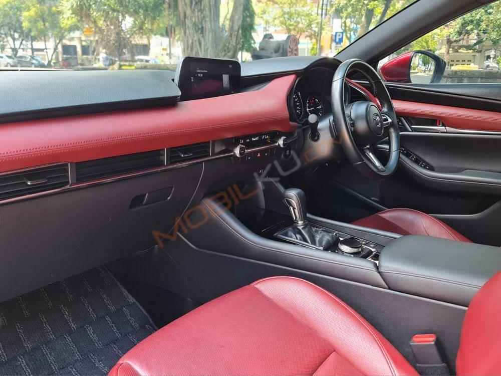 Mobil Mazda 3 2021