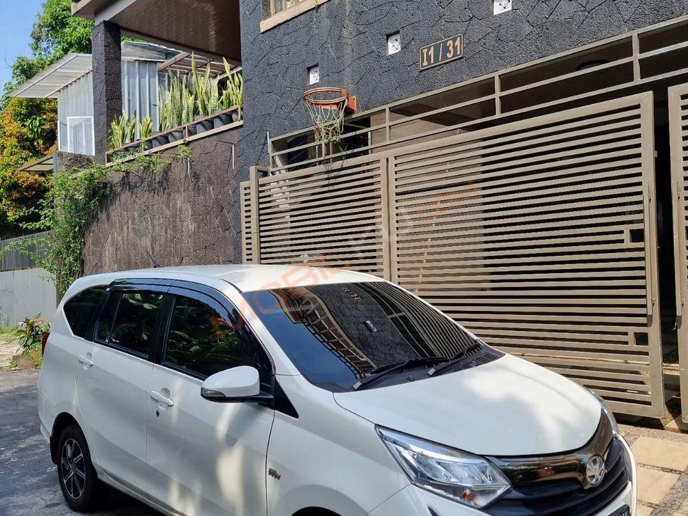 Mobil Toyota Calya 2021
