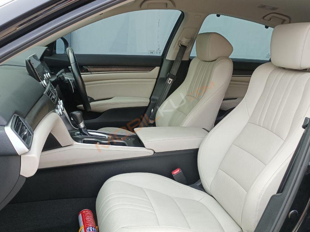 Mobil Honda Accord 2020