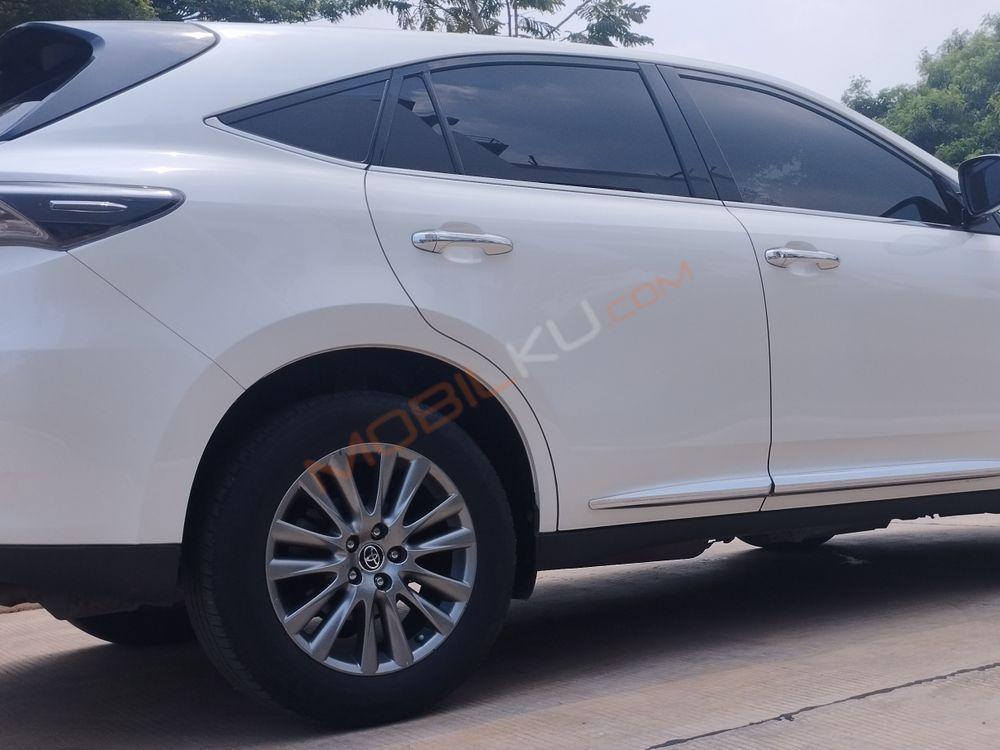 Mobil Toyota Harrier 2014