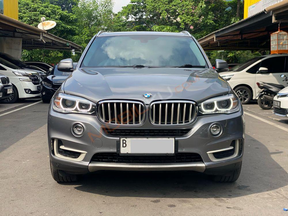 Mobil BMW X5 2015