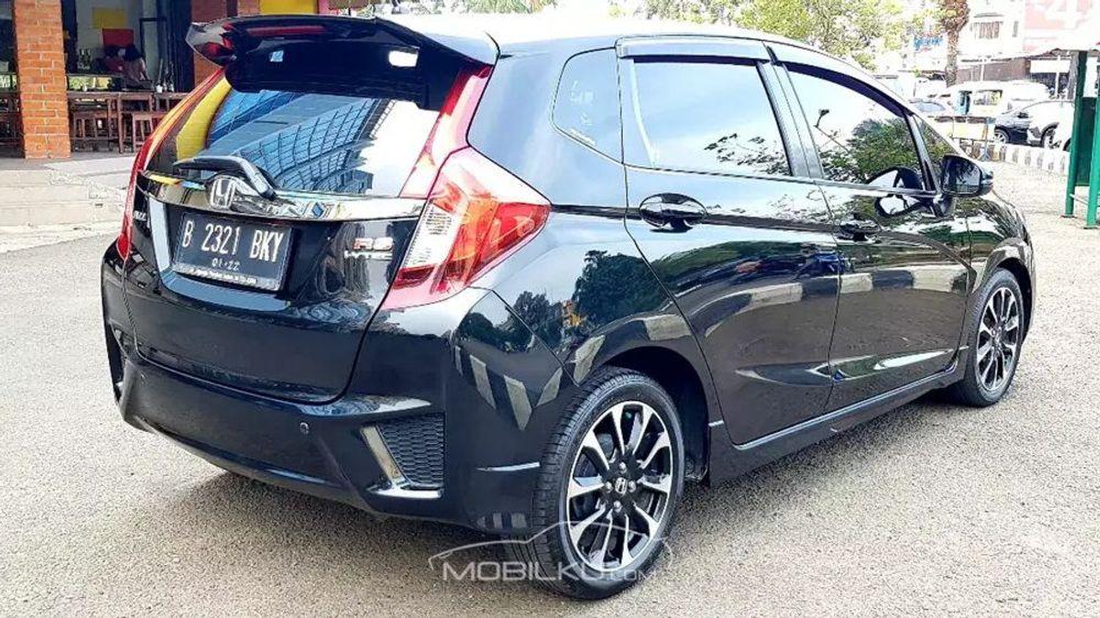 Mobil Honda Jazz 2016