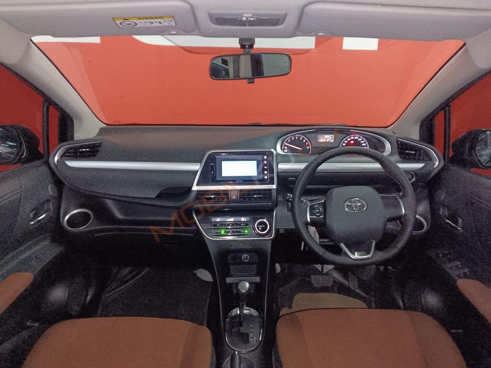 Mobil Toyota Sienta 2017