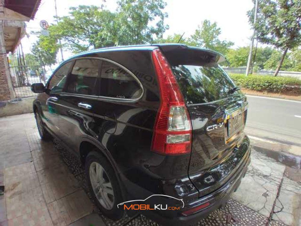 Mobil Honda CR-V 2011