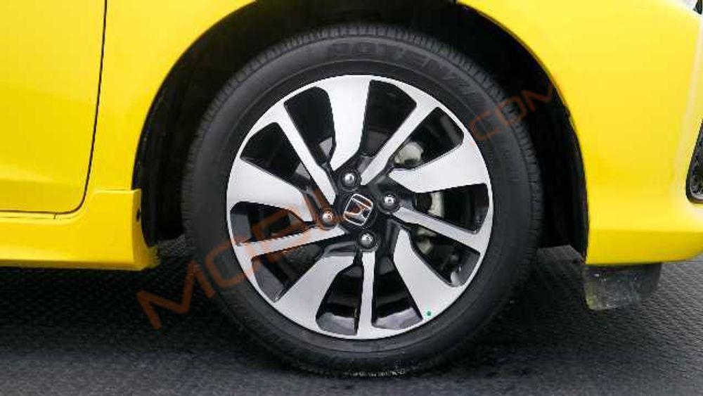 Mobil Honda Brio 2019