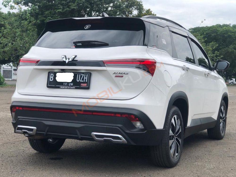 Mobil Wuling Almaz 2021