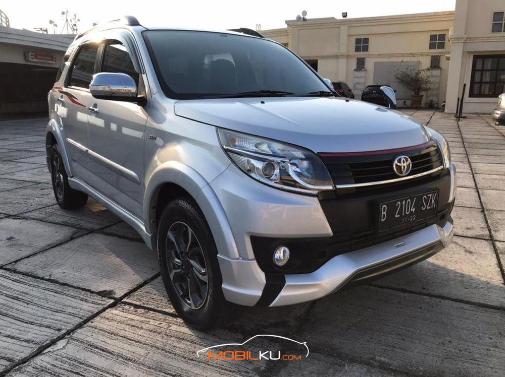 Mobil Toyota Rush 2017