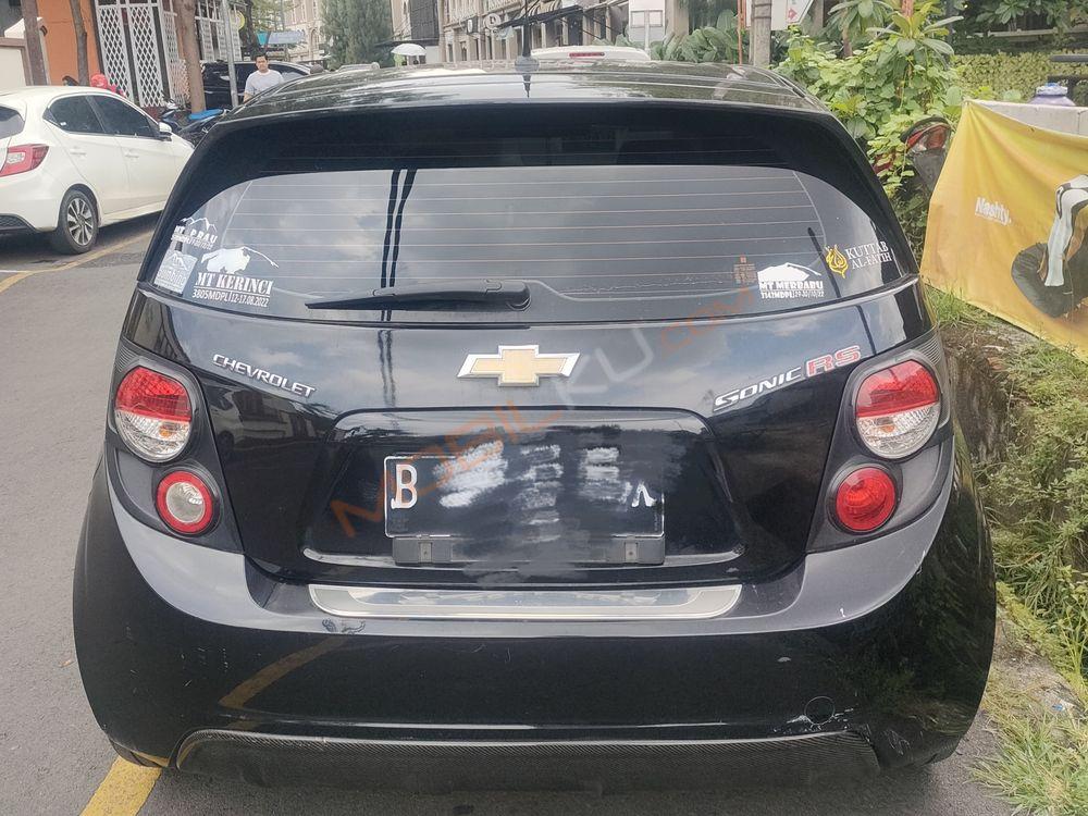 Mobil Chevrolet Aveo 2013