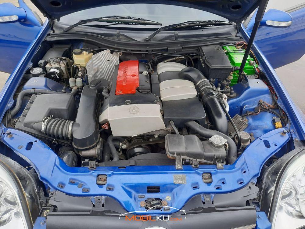 Mobil Mercedes-Benz SLK 2000