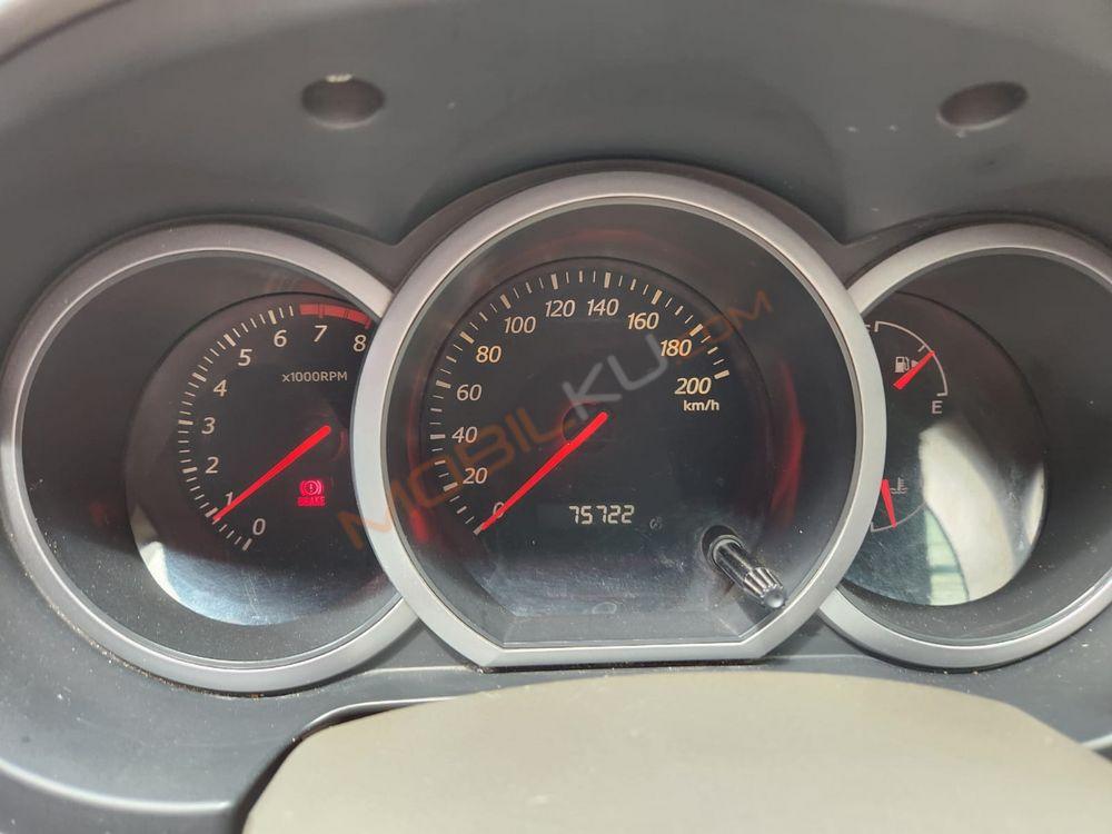 Mobil Suzuki Grand Vitara 2007