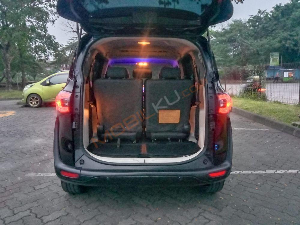 Mobil Toyota Sienta 2017