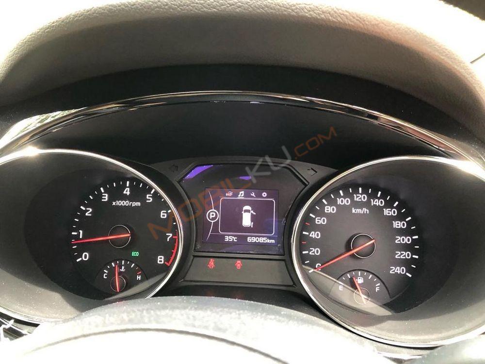 Mobil Kia Sedona 2017