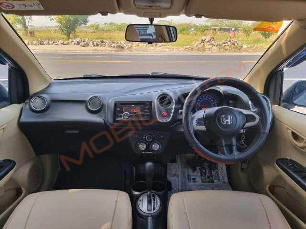 Mobil Honda Mobilio 2014