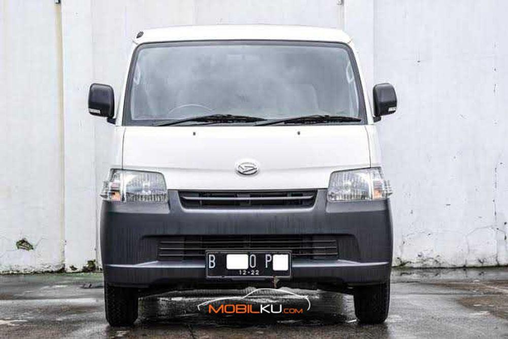 Mobil Daihatsu Gran Max 2021