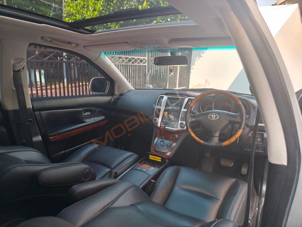 Mobil Toyota Harrier 2011