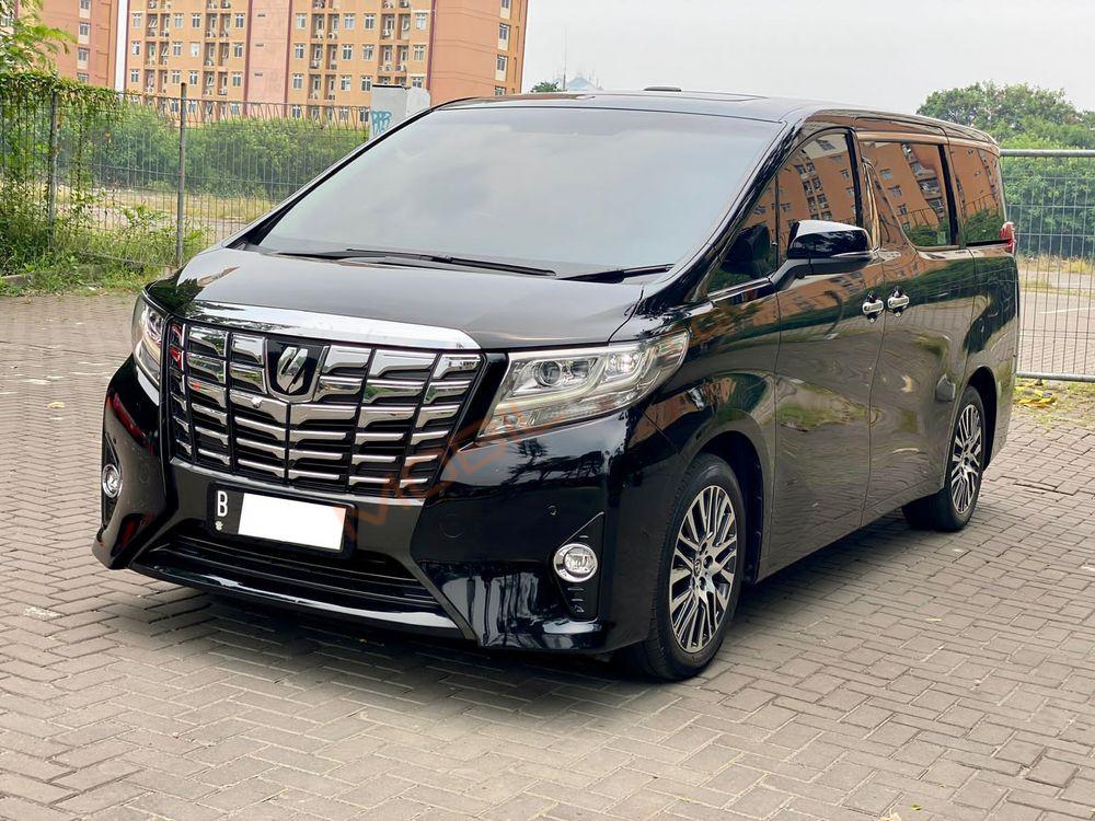 Mobil Toyota Alphard 2017