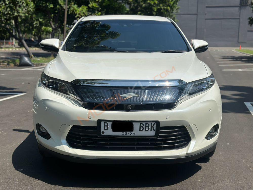 Mobil Toyota Harrier 2014