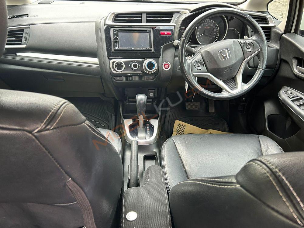 Mobil Honda Jazz 2016