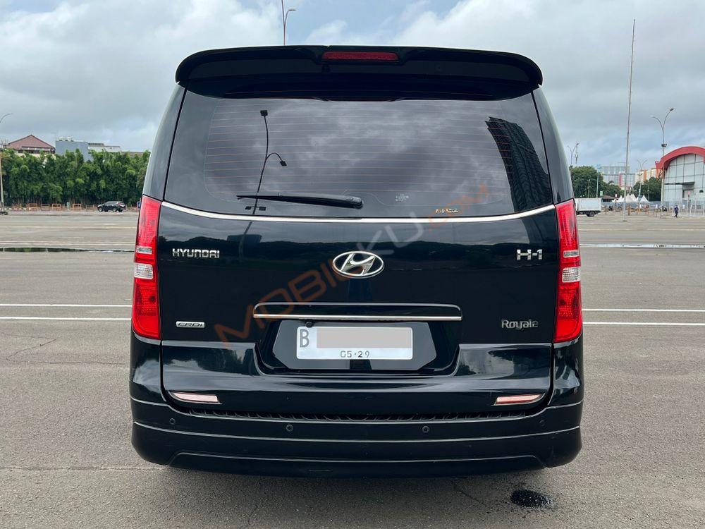 Mobil Hyundai H-1 2015