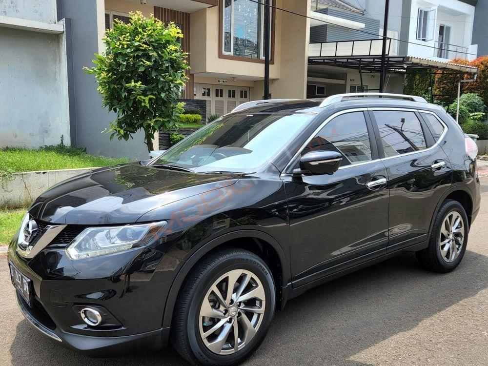 Mobil Nissan X-Trail 2015