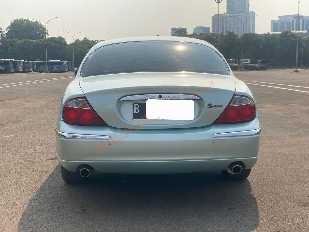 Mobil Jaguar S-Type 2002