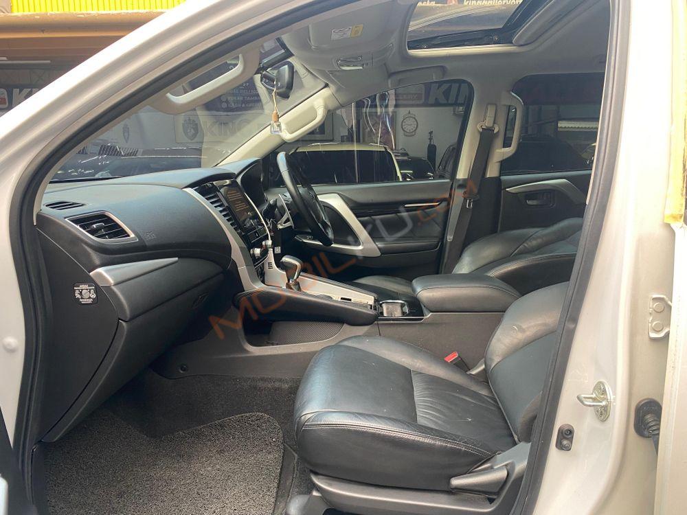 Mobil Mitsubishi Pajero Sport 2021