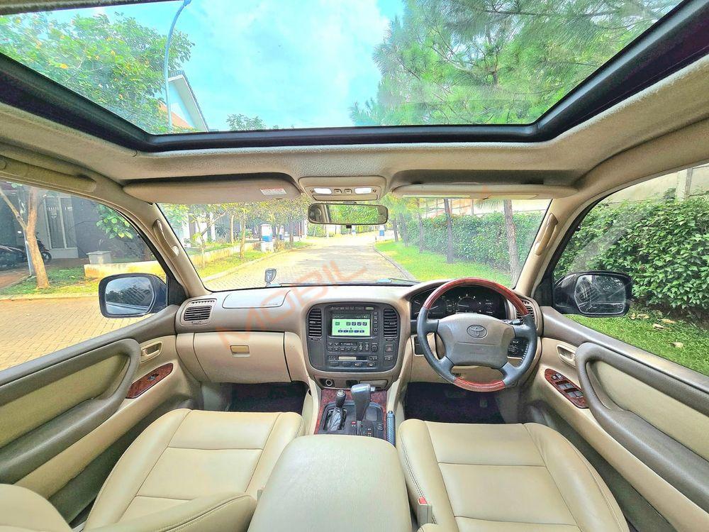 Mobil Toyota Land Cruiser 2003