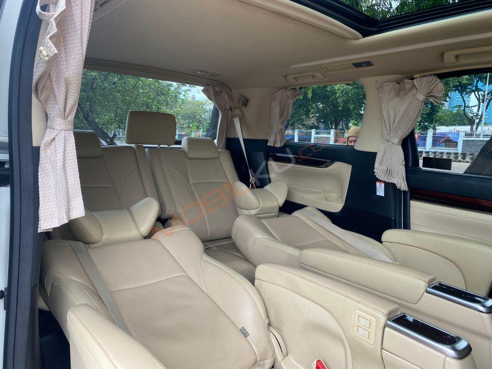 Mobil Toyota Alphard 2017